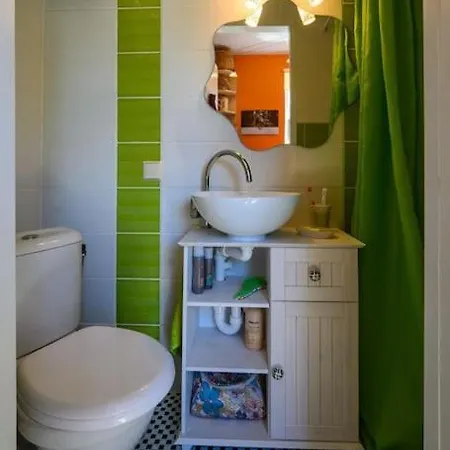 Roo Apartment